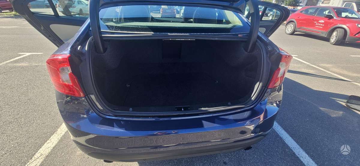 Volvo S60, 2.5 l., Седан