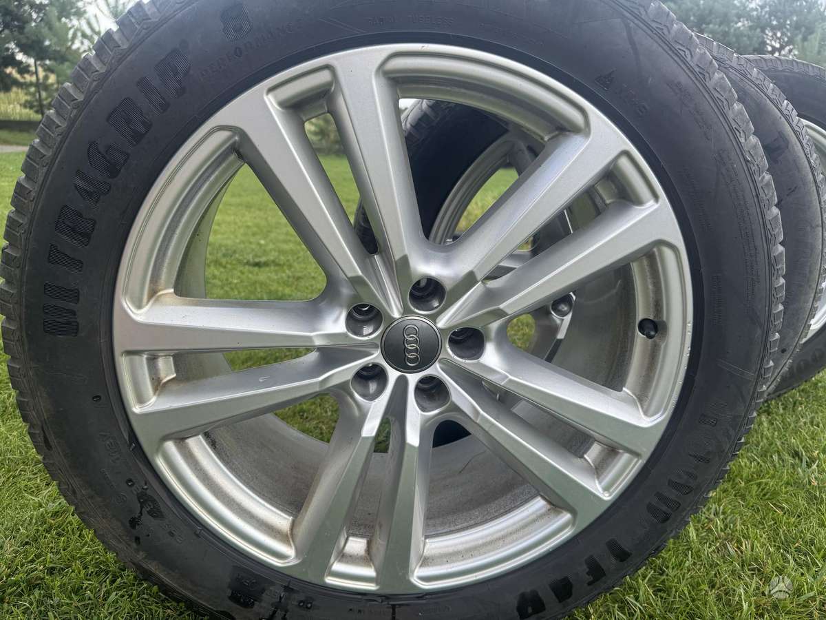 Audi Q7, lengvojo lydinio, R20