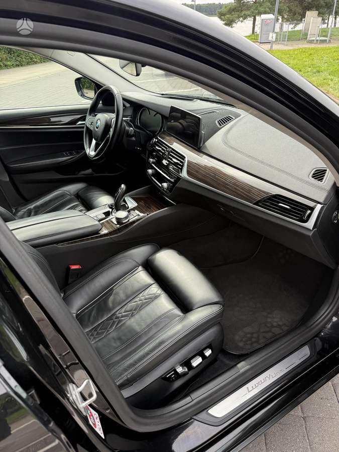 BMW 520, 2.0 l., Седан