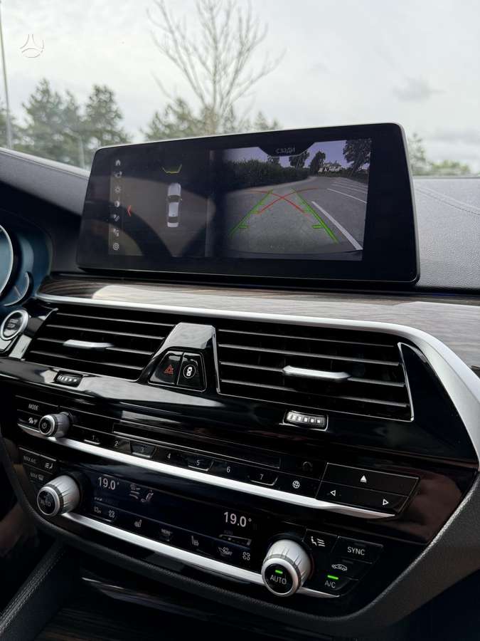 BMW 520, 2.0 l., Седан