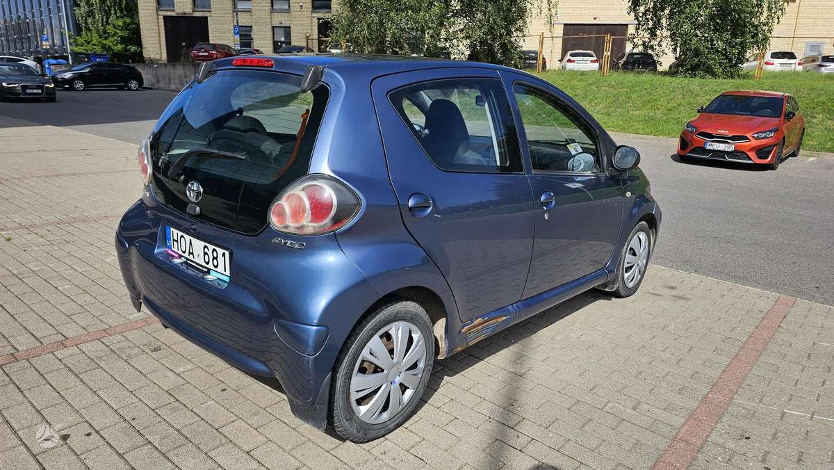 Toyota Aygo, 1.0 l., hatchback
