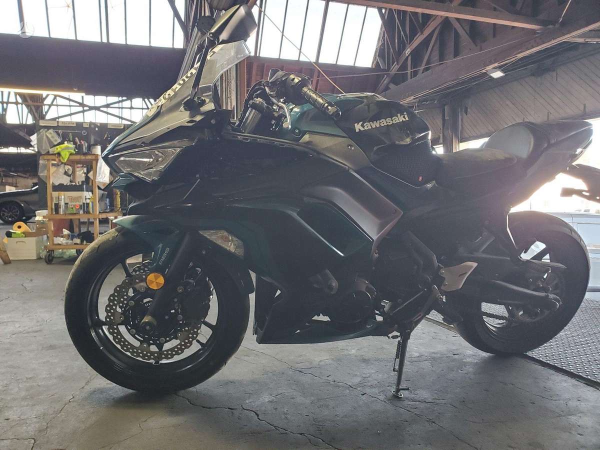 Kawasaki EX 650cc, superbikes