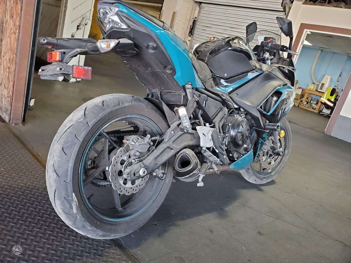 Kawasaki EX 650cc, superbikes