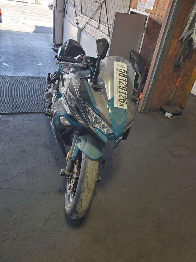Kawasaki EX 650cc, superbikes