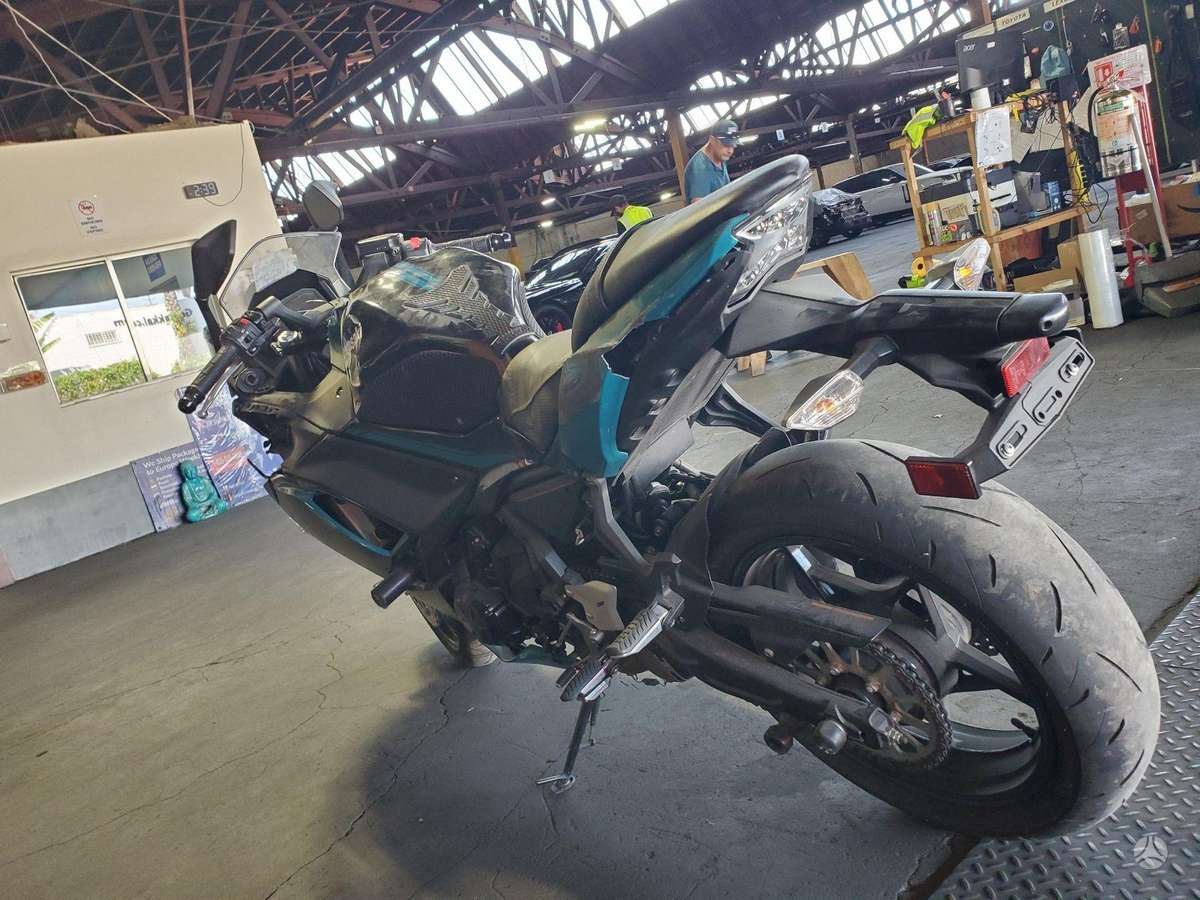 Kawasaki EX 650cc, superbikes