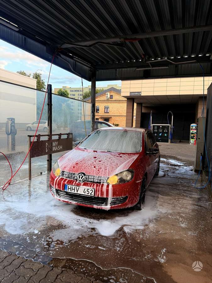 Volkswagen Golf - 5