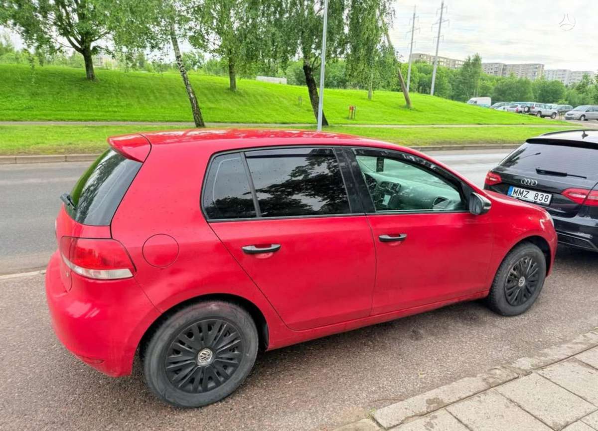 Volkswagen Golf - 6