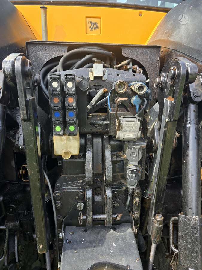 JCB 8250, tractors