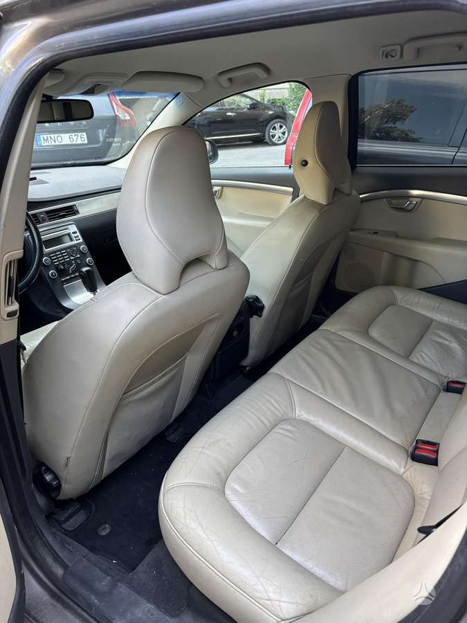 Volvo V70 - 8
