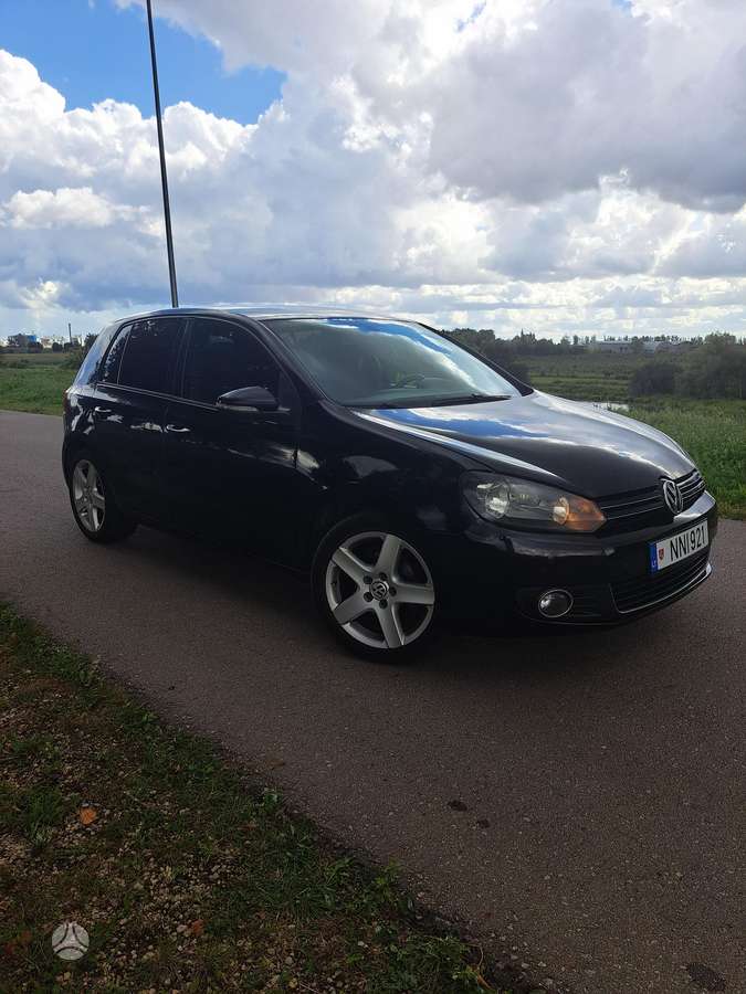 Volkswagen Golf - 2