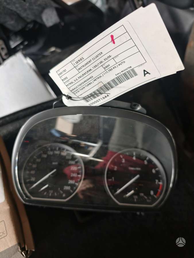 BMW 135 детали салона