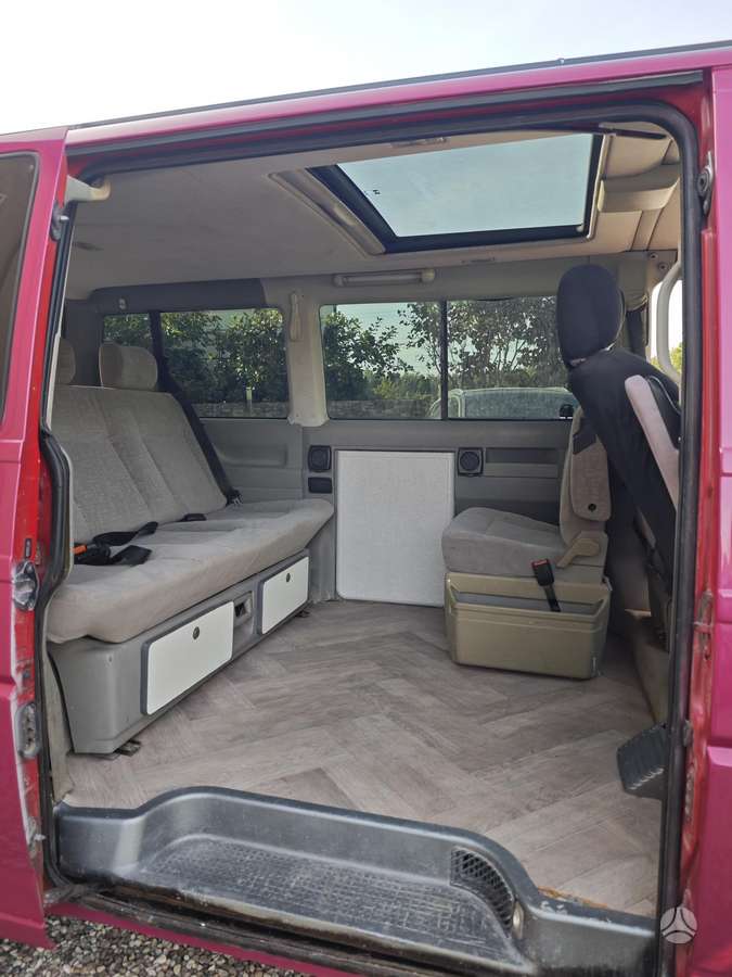 Volkswagen Multivan, 2.5 l., Минивэн