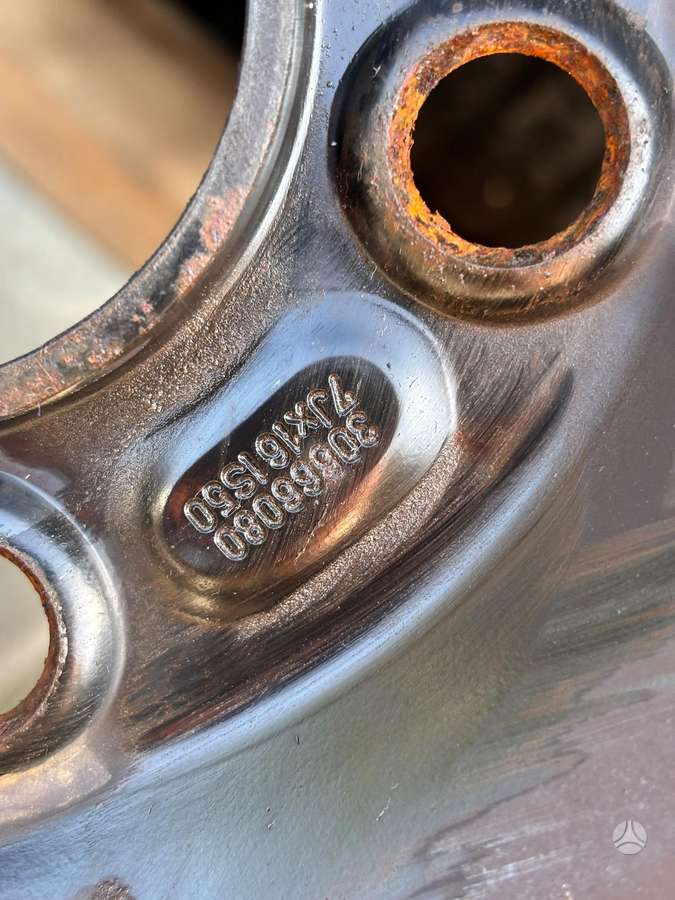 Volvo, plieniniai štampuoti, R16