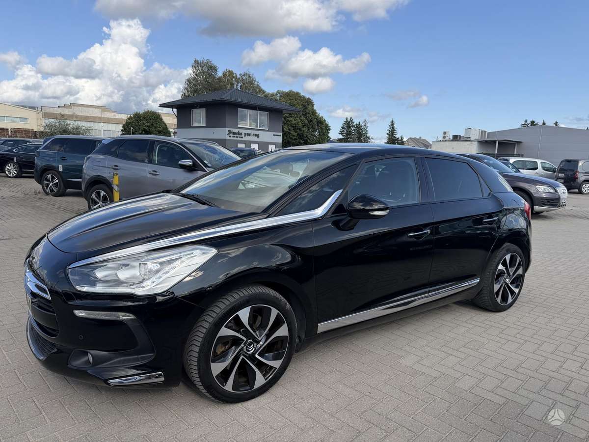 Citroen DS5, 2.0 l., hatchback