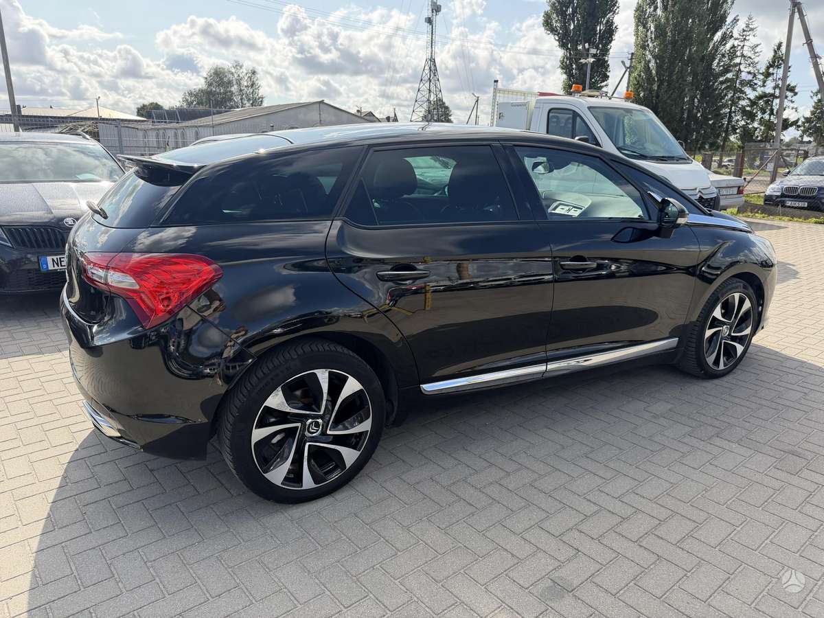 Citroen DS5, 2.0 l., hatchback