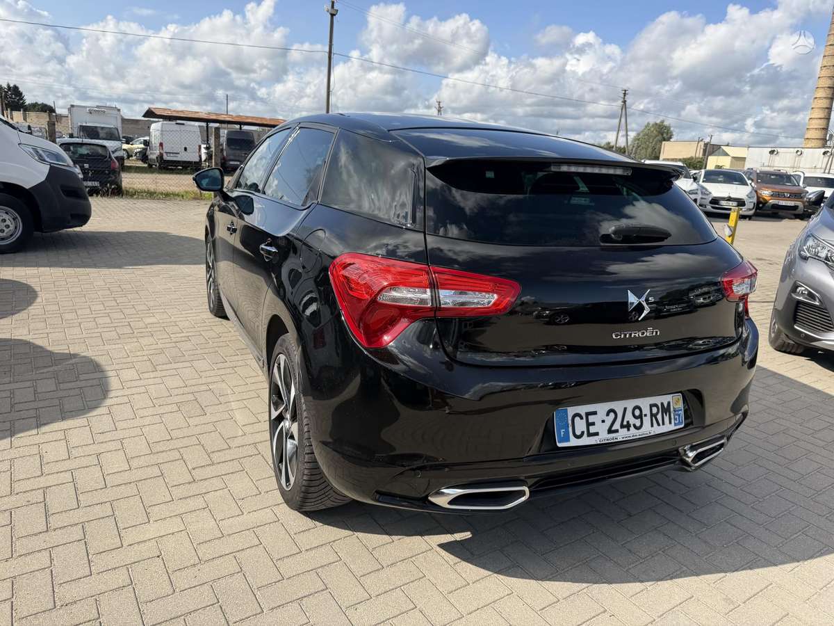 Citroen DS5, 2.0 l., hatchback