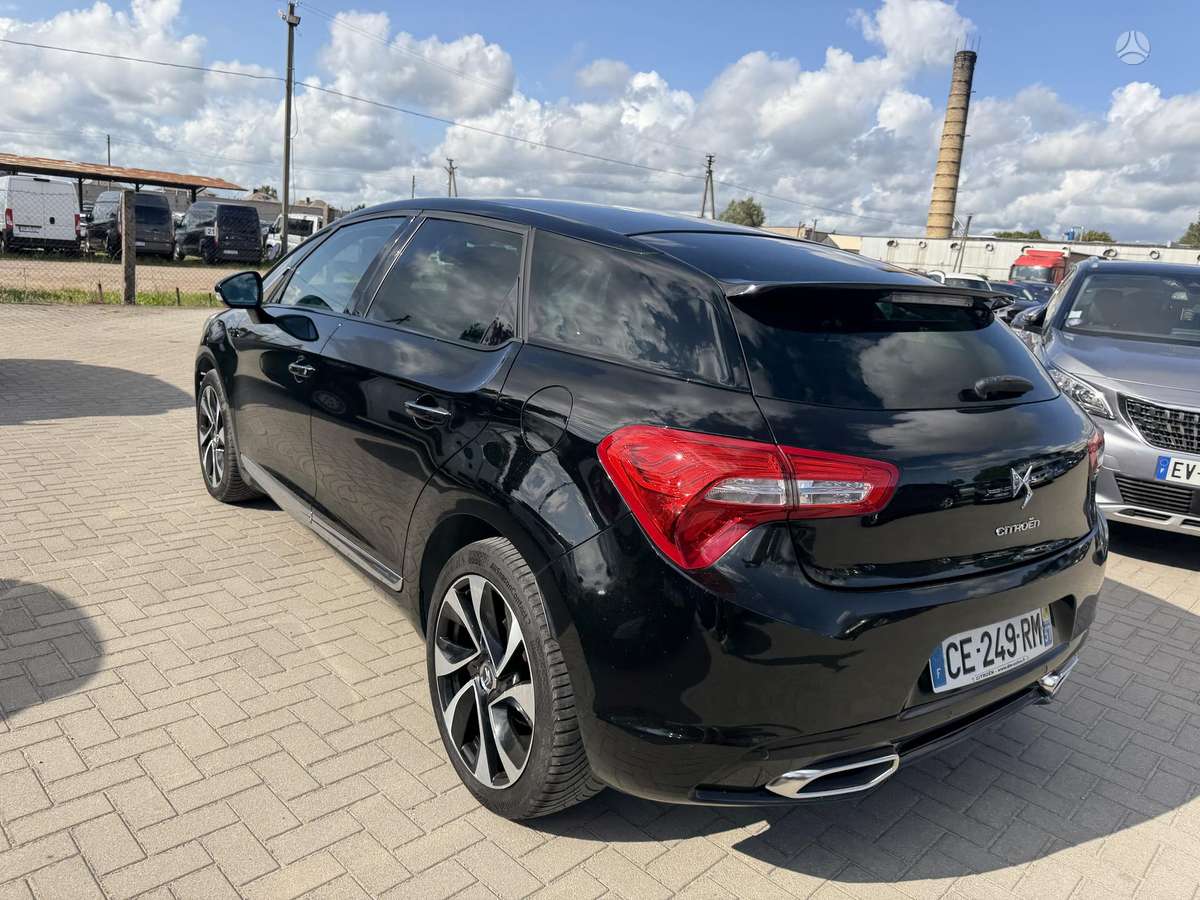 Citroen DS5, 2.0 l., hatchback
