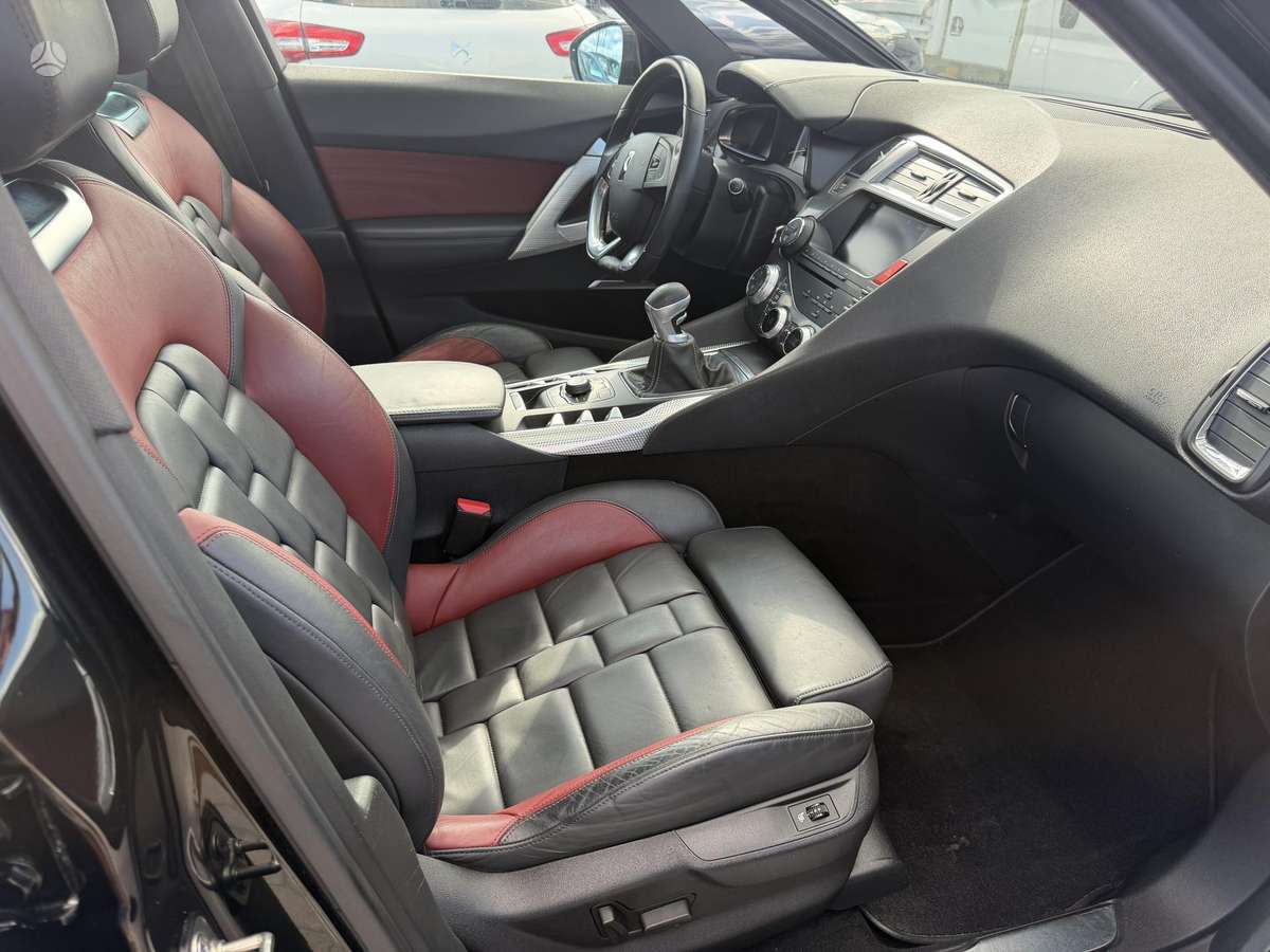 Citroen DS5, 2.0 l., hatchback