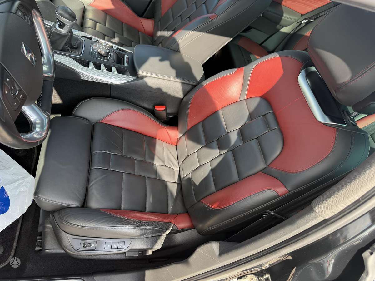 Citroen DS5, 2.0 l., hatchback