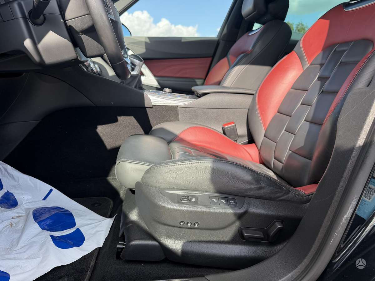 Citroen DS5, 2.0 l., hatchback