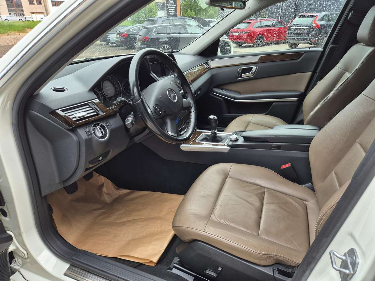 Mercedes-Benz E200, 2.1 l., Универсал