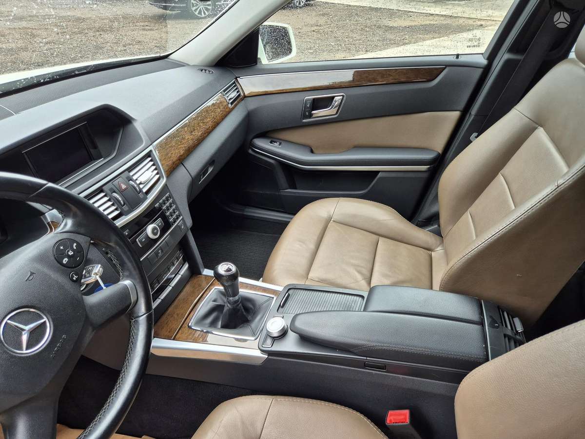 Mercedes-Benz E200, 2.1 l., Универсал