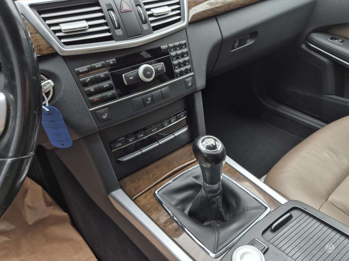Mercedes-Benz E200, 2.1 l., Универсал