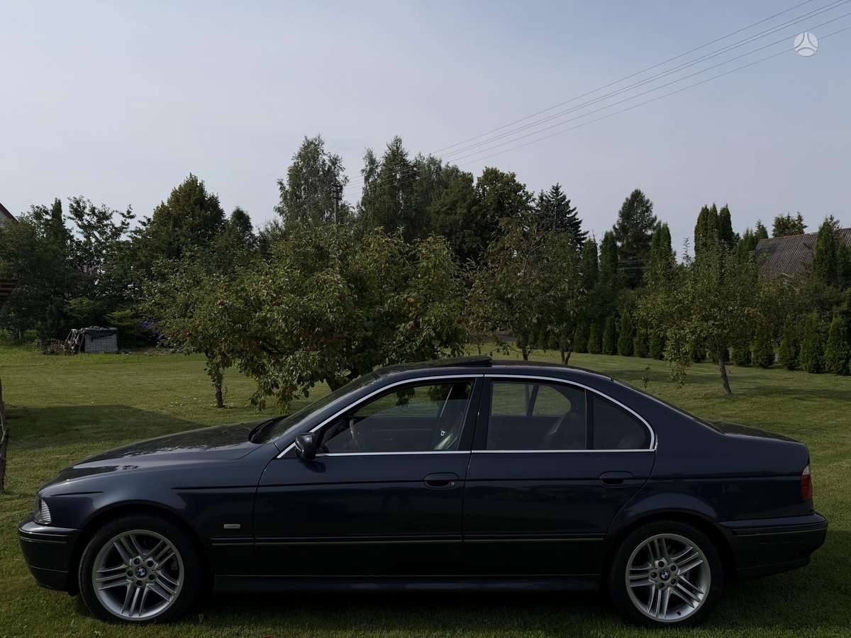 BMW 525, 2.5 l., Седан