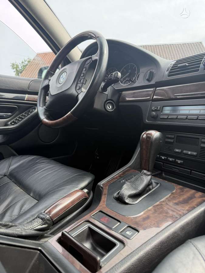 BMW 525, 2.5 l., Седан