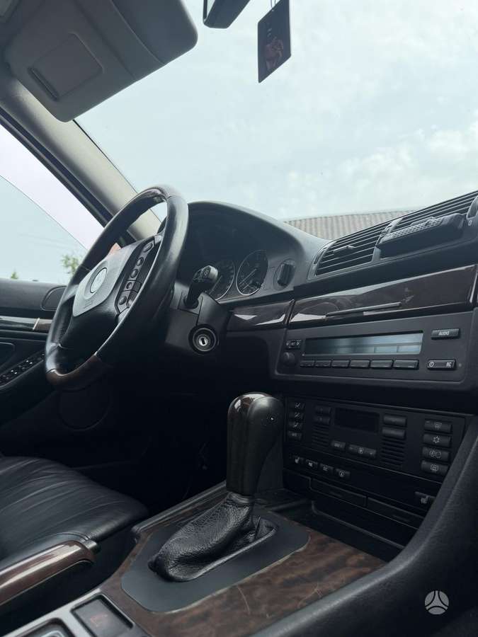 BMW 525, 2.5 l., Седан