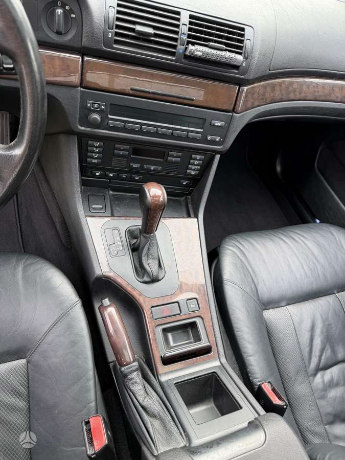 BMW 525, 2.5 l., Седан