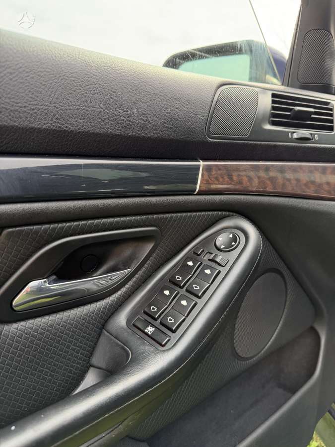 BMW 525, 2.5 l., Седан