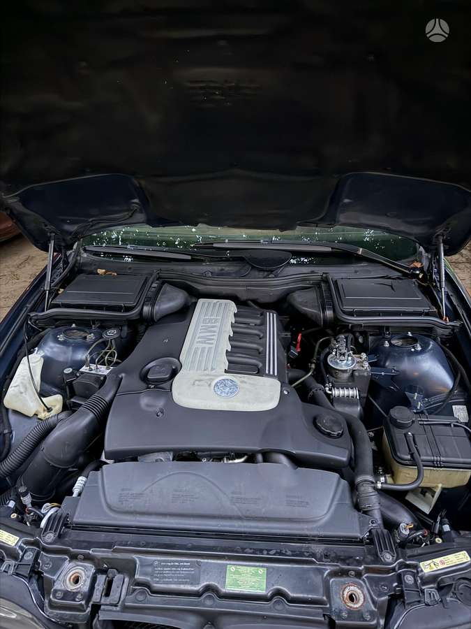 BMW 525, 2.5 l., Седан