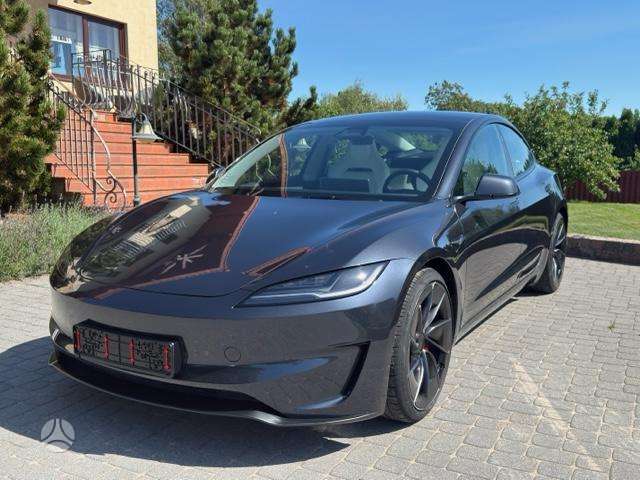 Tesla Model 3, Хэтчбек