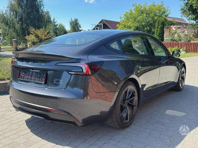 Tesla Model 3, Хэтчбек