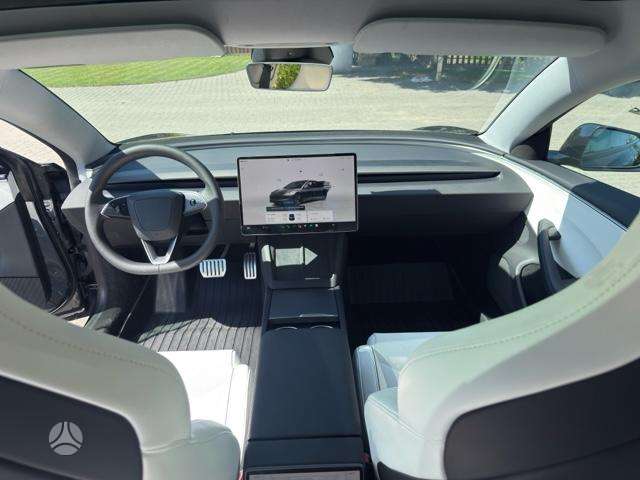 Tesla Model 3, hečbekas