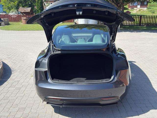 Tesla Model 3, 72 kWh, hečbekas