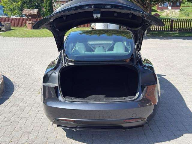 Tesla Model 3, Хэтчбек