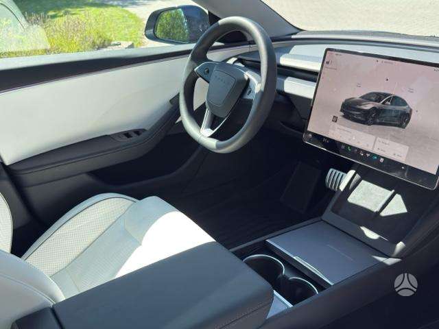 Tesla Model 3, Хэтчбек