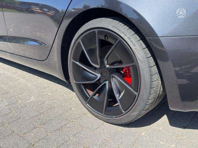 Tesla Model 3, 72 кВт·ч, Хэтчбек