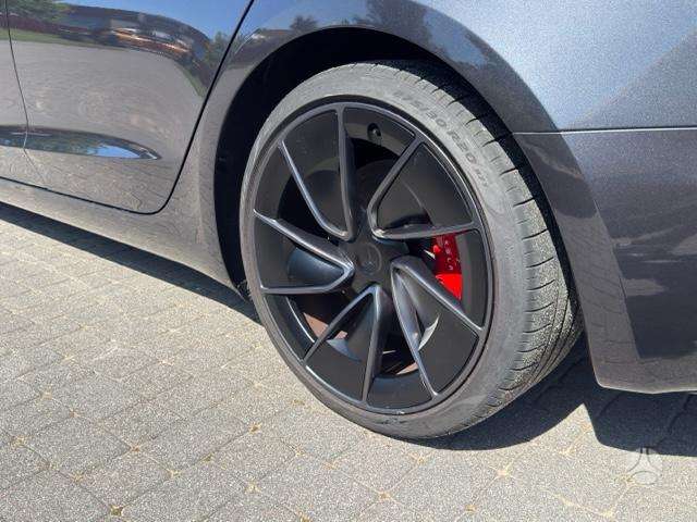 Tesla Model 3, Хэтчбек