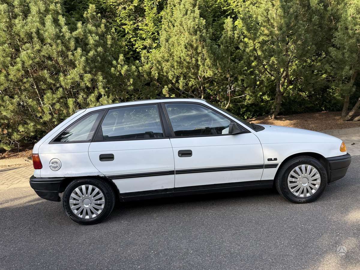 Opel Astra, 1.8 l., hatchback