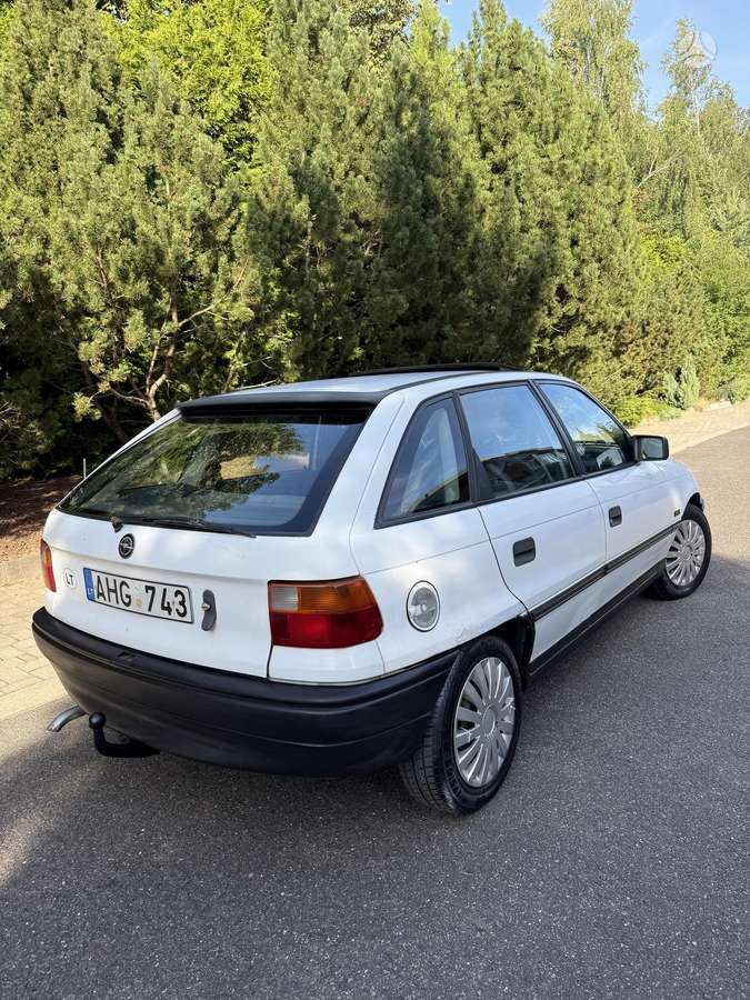 Opel Astra, 1.8 l., hatchback