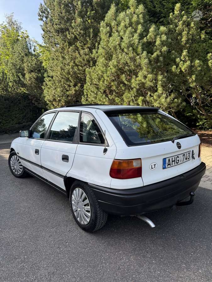 Opel Astra, 1.8 l., hatchback