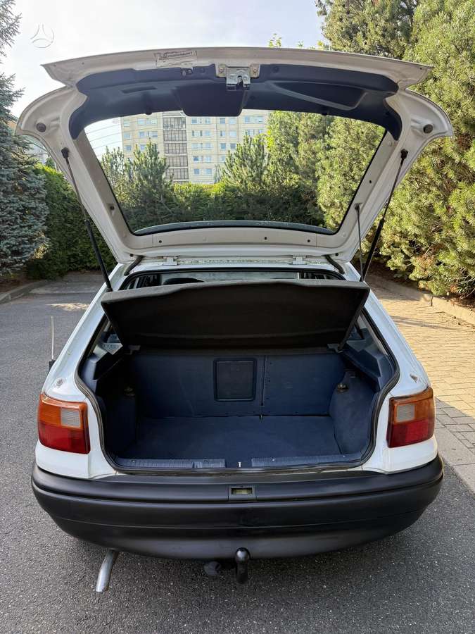 Opel Astra, 1.8 l., hatchback