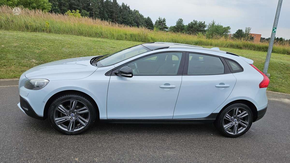 Volvo V40 Cross Country - 6