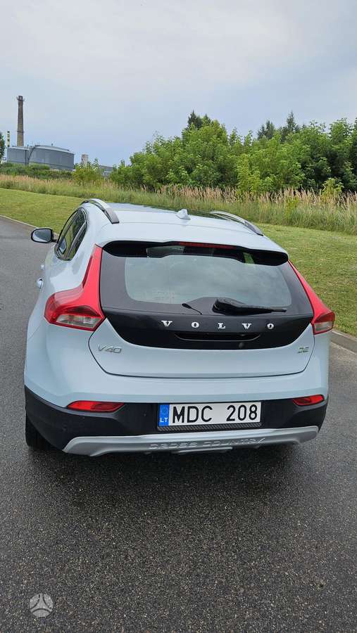 Volvo V40 Cross Country - 8