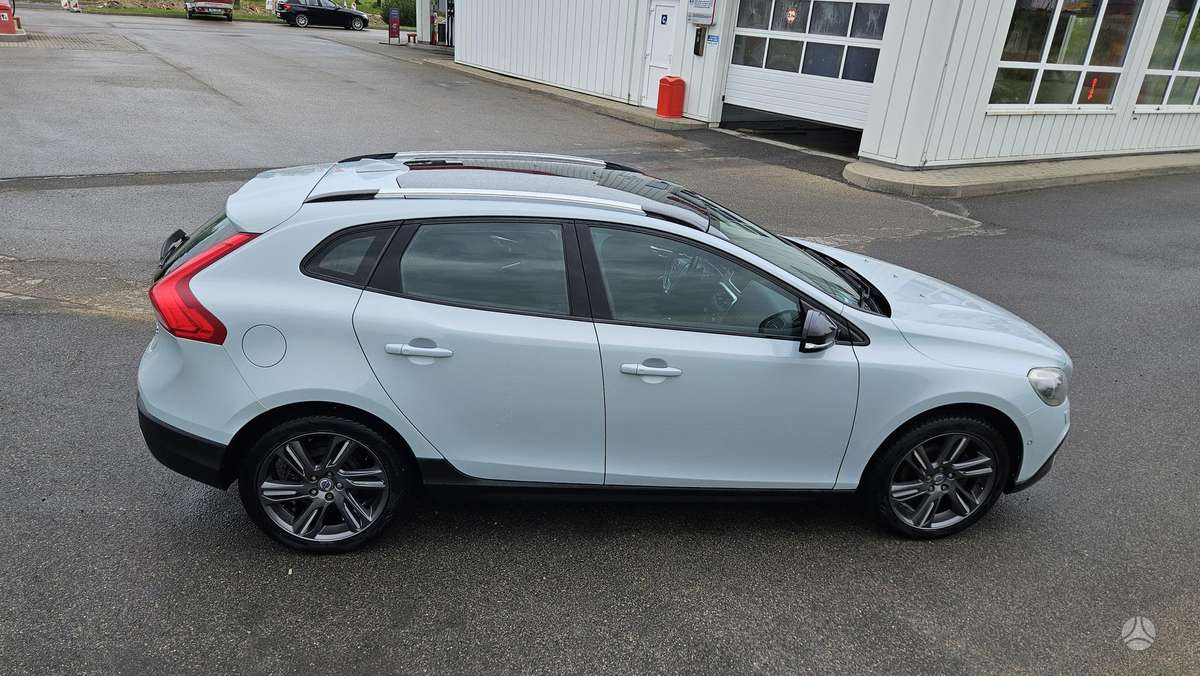 Volvo V40 Cross Country - 5