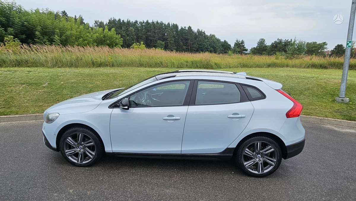 Volvo V40 Cross Country - 11