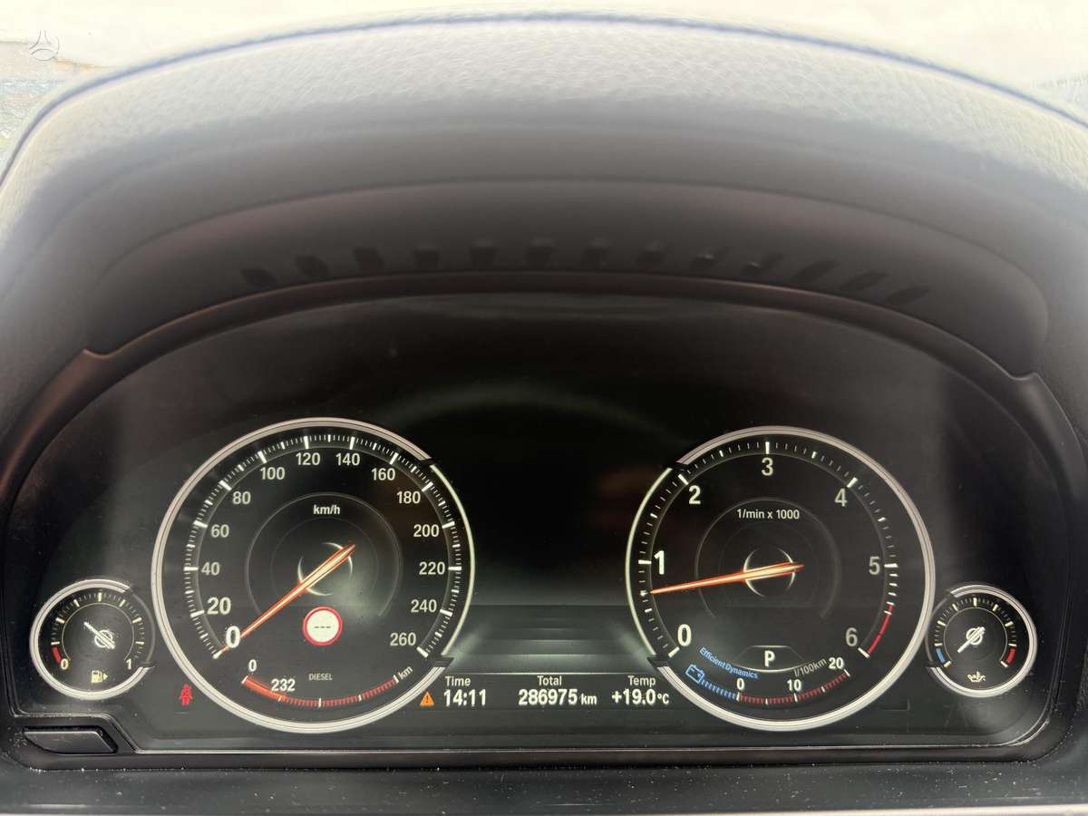 BMW 750, 3.0 l., Седан